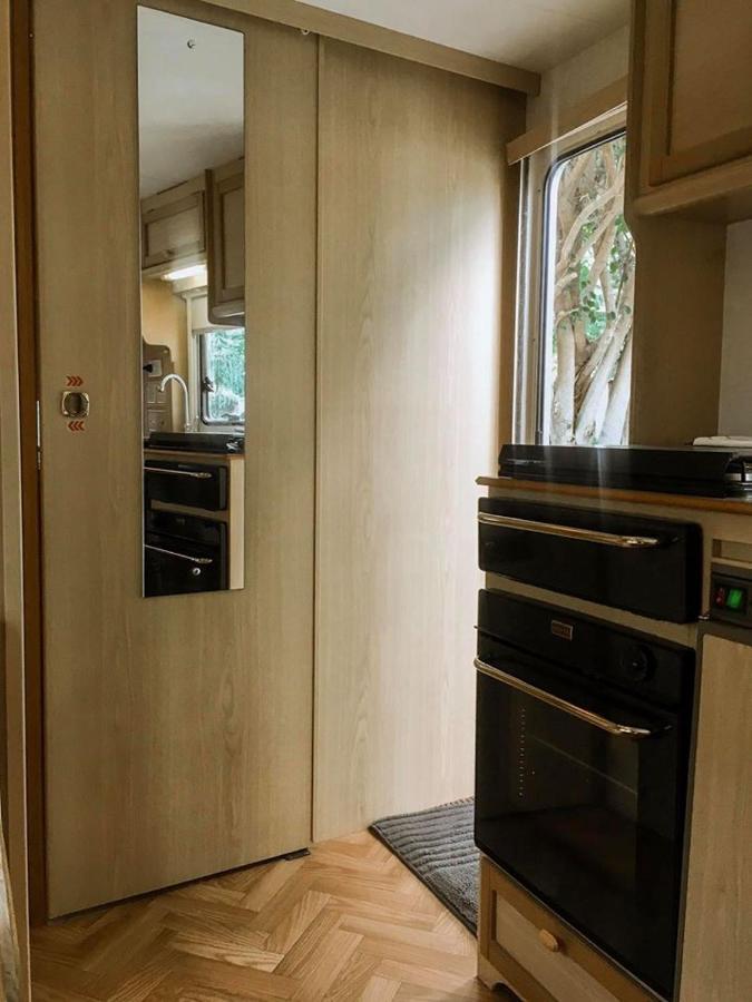 Nice Nite Campervans プラナコーン・シー・アユタヤ エクステリア 写真