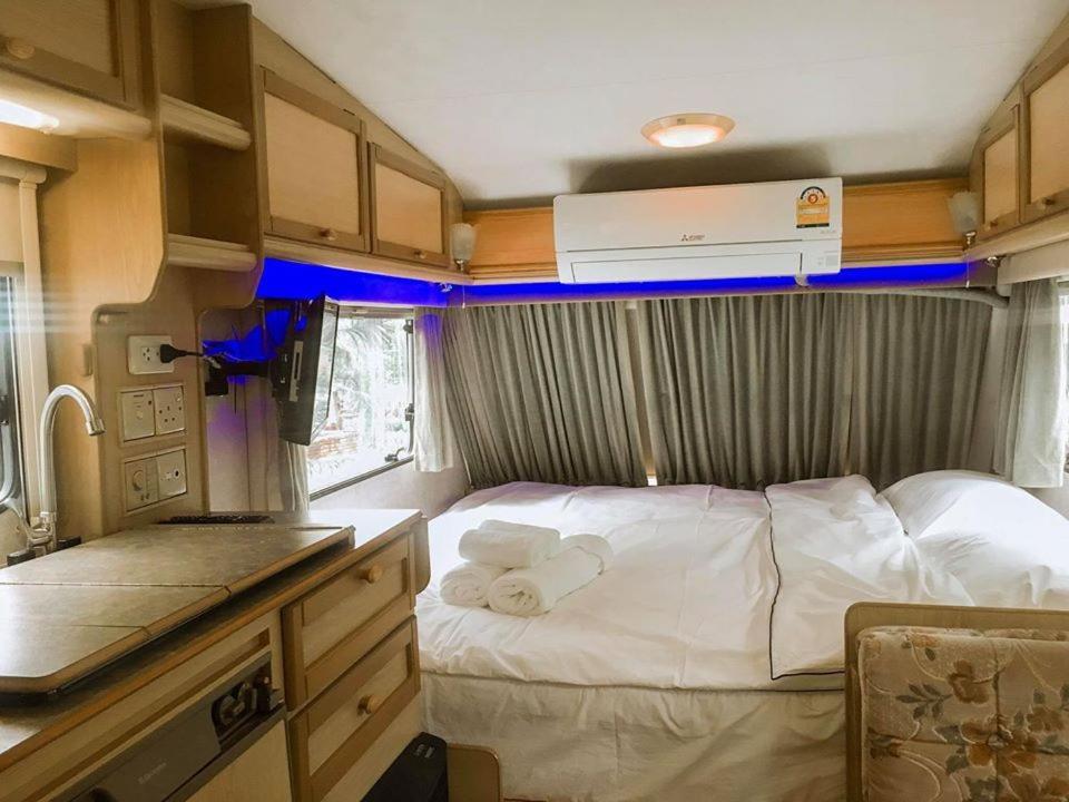 Nice Nite Campervans プラナコーン・シー・アユタヤ エクステリア 写真
