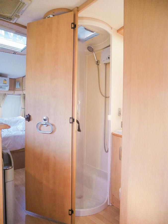 Nice Nite Campervans プラナコーン・シー・アユタヤ エクステリア 写真