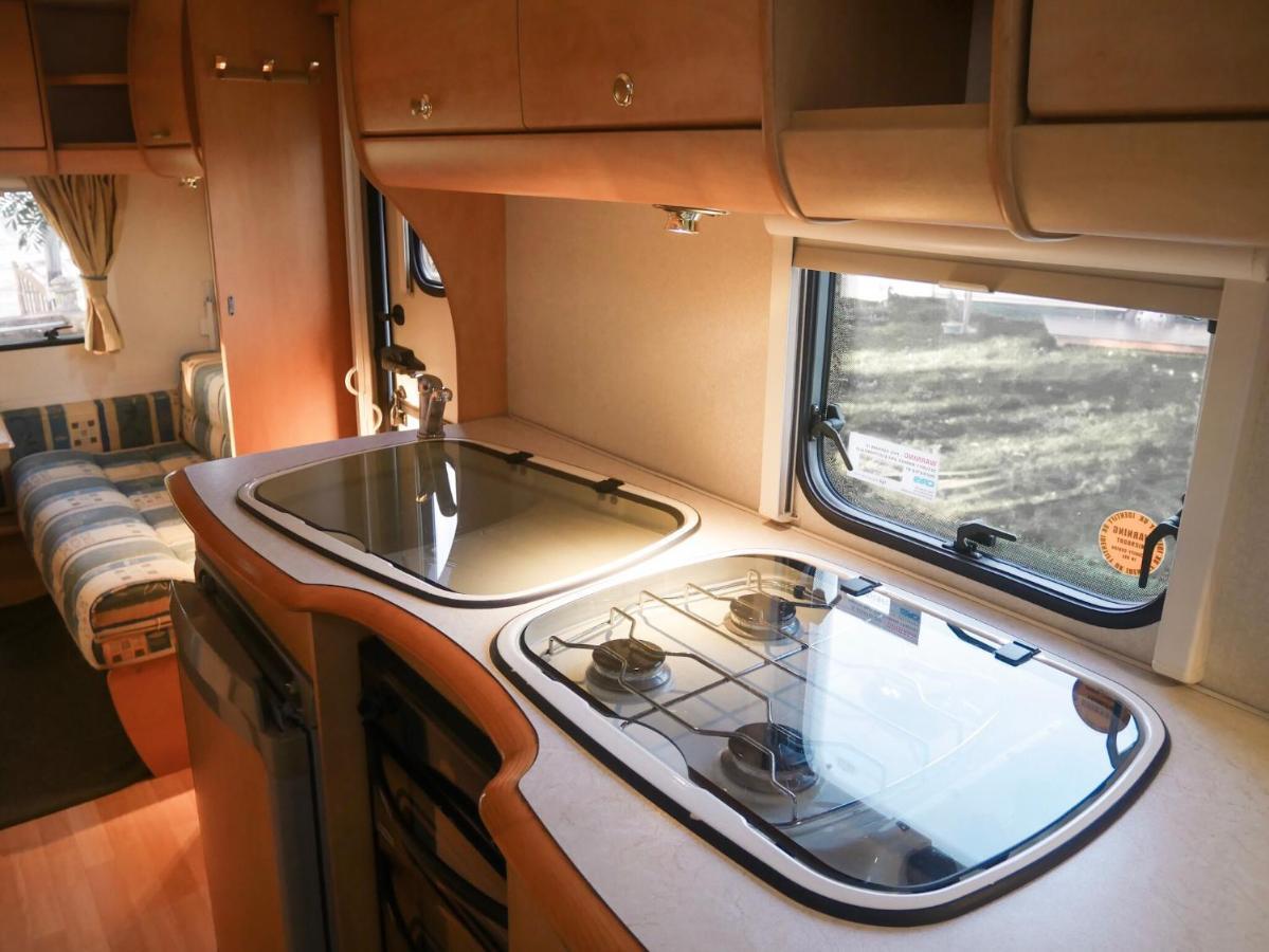 Nice Nite Campervans プラナコーン・シー・アユタヤ エクステリア 写真